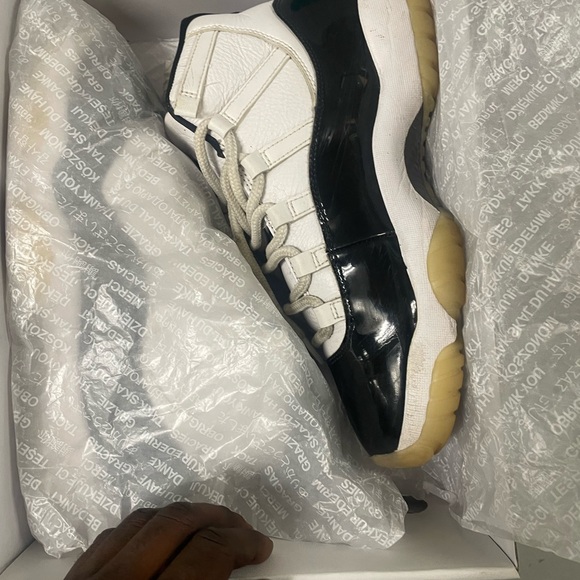 Jordan 11 Gratitude size 10 - Picture 1 of 13